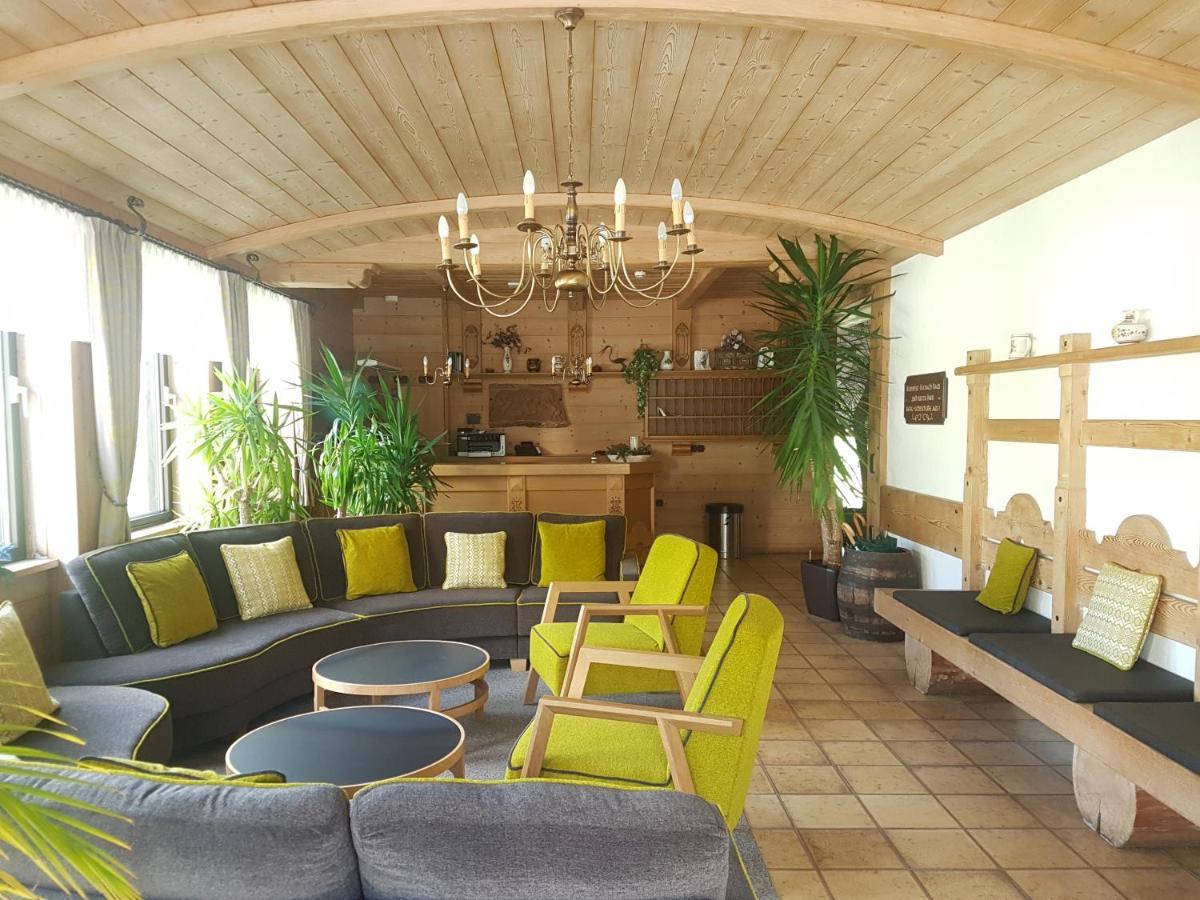 Hotel Garni Warth  Buitenkant foto
