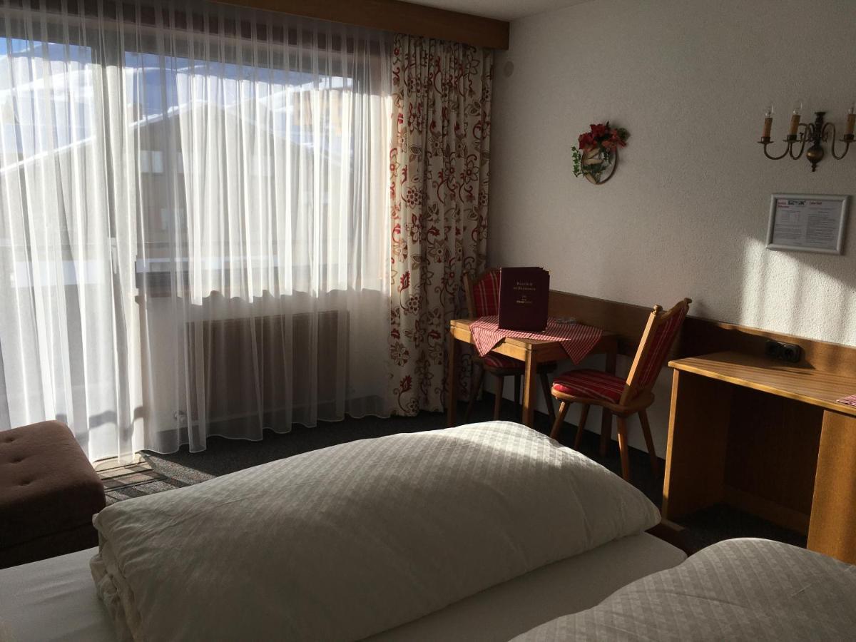 Hotel Garni Warth  Buitenkant foto