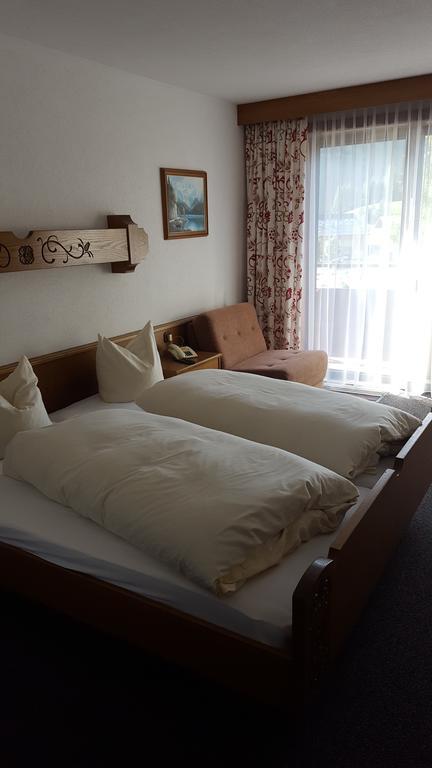 Hotel Garni Warth  Buitenkant foto
